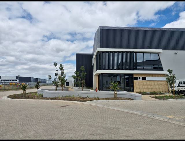 565M² WAREHOUSE TO LET IN STIKLAND INDUSTRIAL